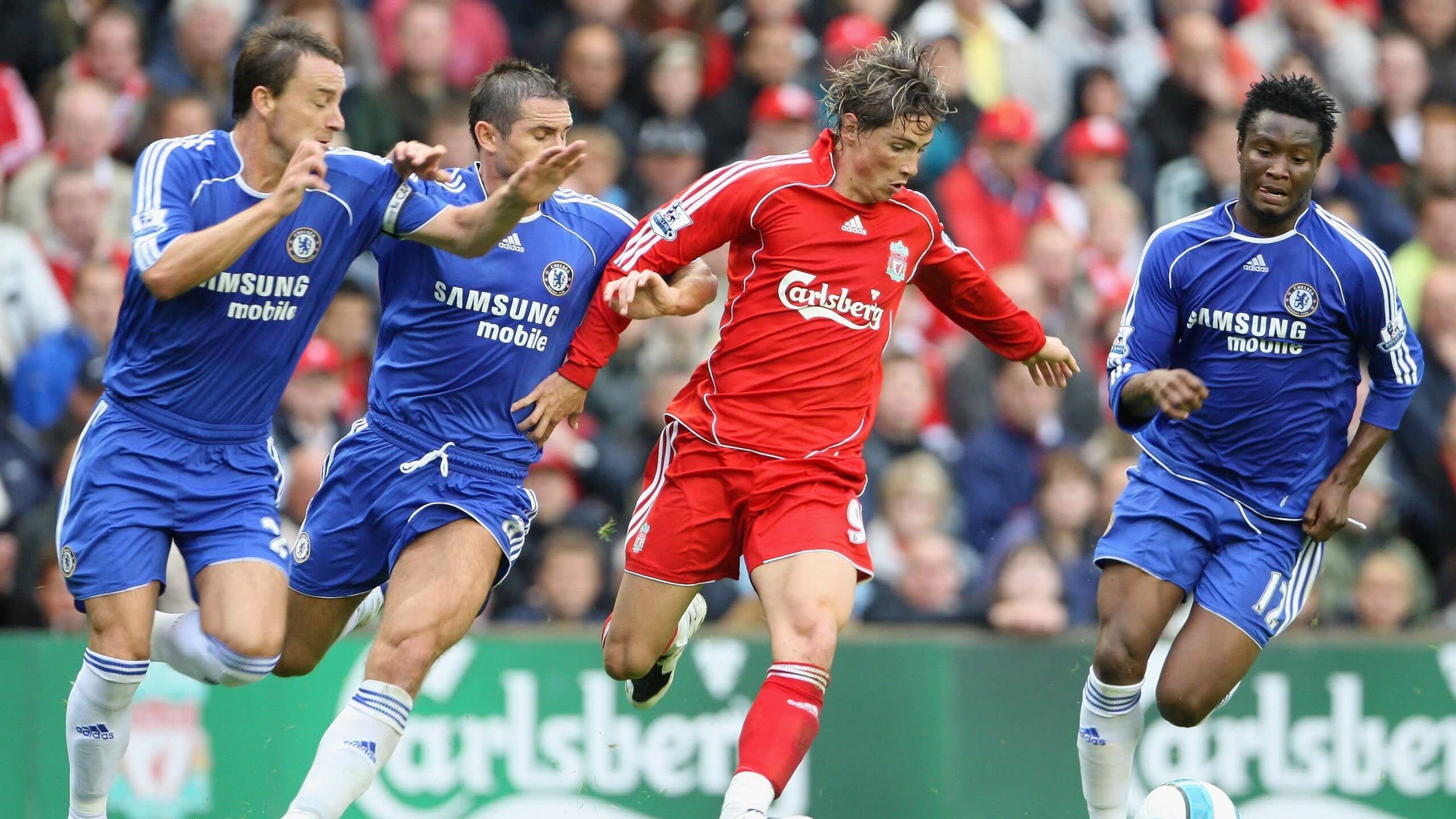 开云体育下载-绿茵场上最动人的一幕，维尼修斯重伤倒地，贝林厄姆率全队围拢祈祷，维尼修斯重伤倒地，贝林厄姆率全队围拢祈祷，绿茵场上最动人的一幕